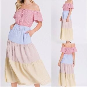 Urban Outfitters Colorblock Seersucker Off-The-Shoulder Midi Dress size Small